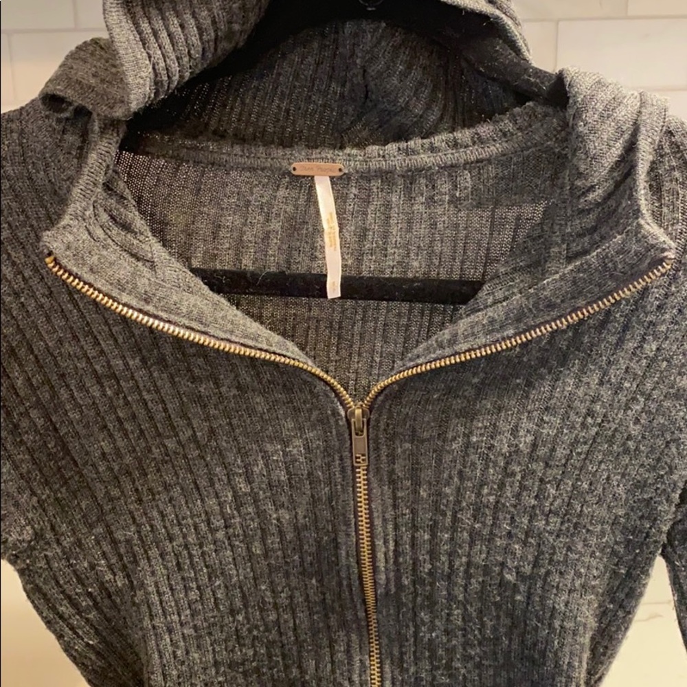 FREE PEOPLE GREY ZIP LONG TO HIP SWEATER W HOODIE - Picture 2 of 7